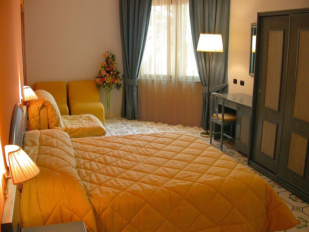 Hotel L' Anicre Varcaturo Εξωτερικό φωτογραφία