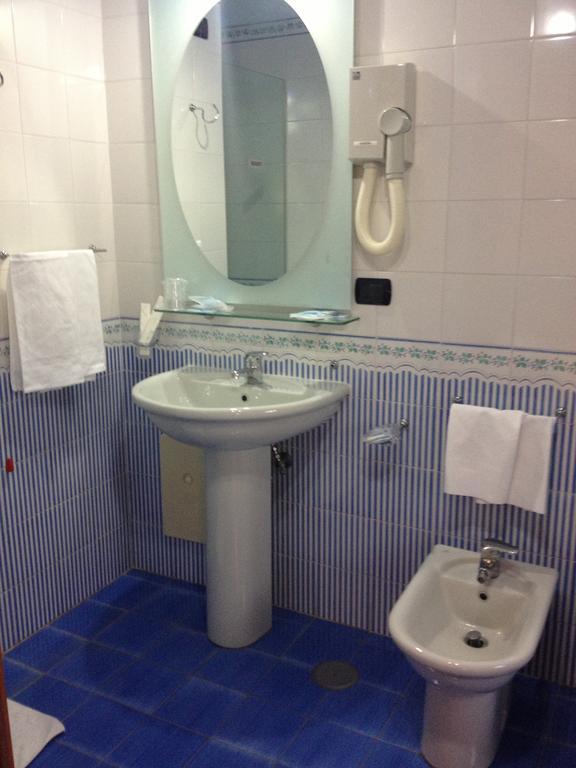 Hotel L' Anicre Varcaturo Δωμάτιο φωτογραφία